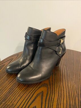 Louise et Cie Black Leather Ankle Booties with Buckle Strap